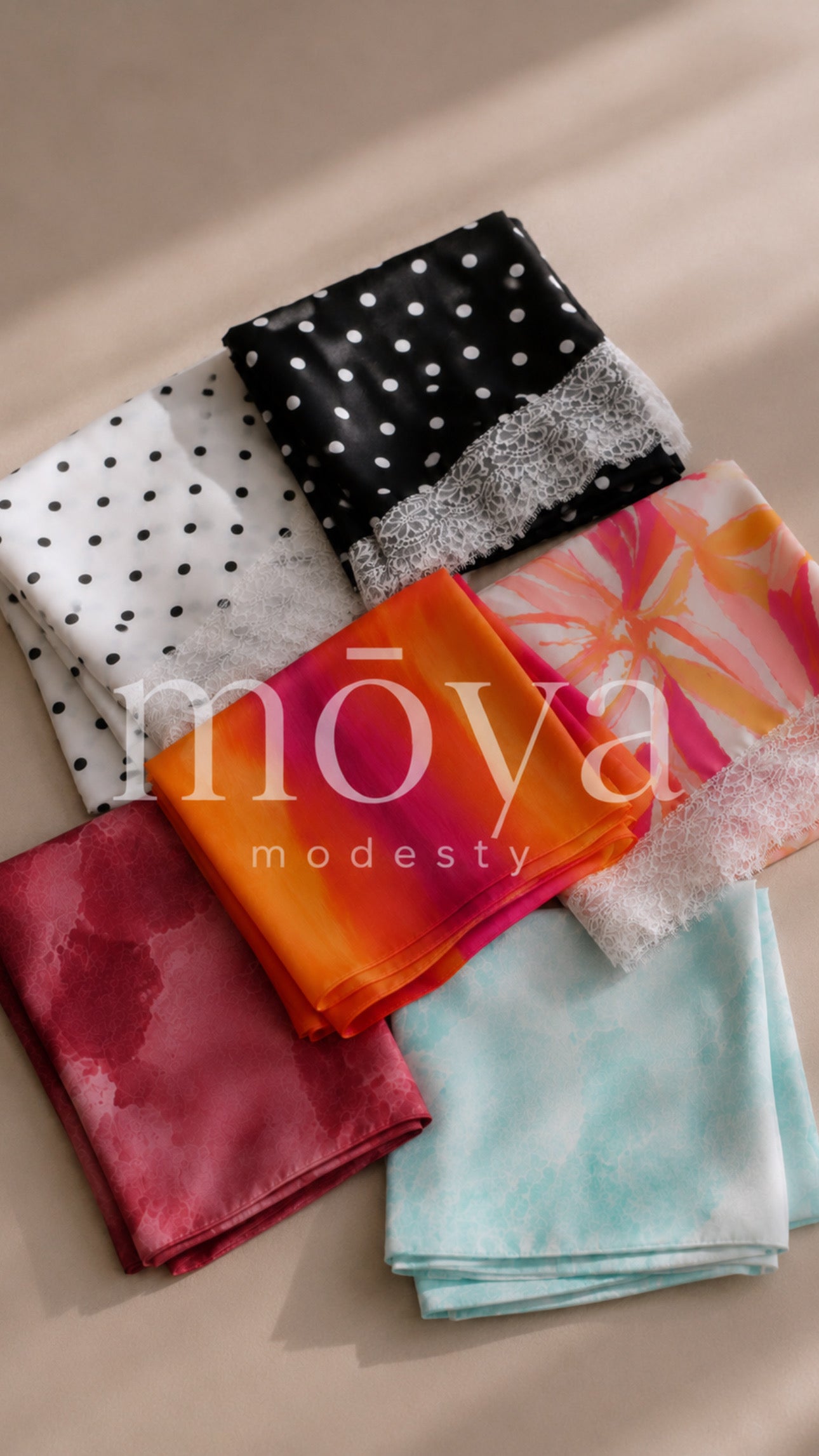 Voiles MŌYA aux imprimés exclusifs présentés en éventail